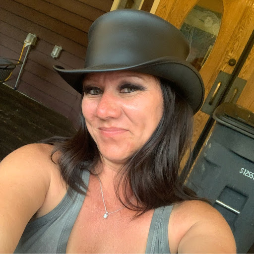 Amanda Grover Photo 17
