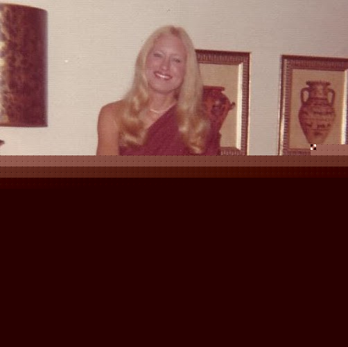 Carolyn Brooks Photo 36