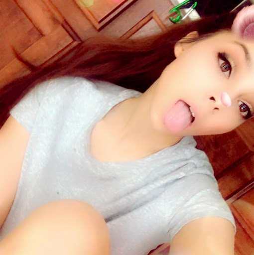 Alyssa Fox Photo 9