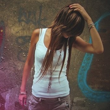 Julia Cyrus Photo 4