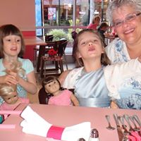 Lisa Hendricks Photo 12
