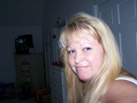 Nicole Hardy Photo 19