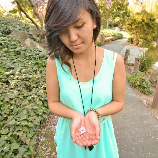 Julia Velasquez Photo 23