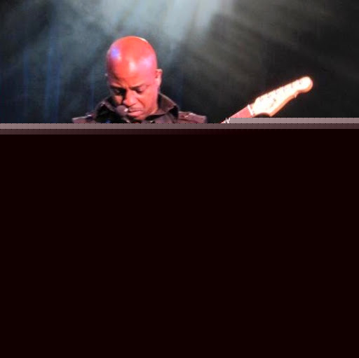 Gregory Moore Photo 30