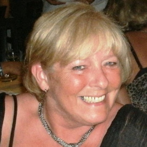 Christine Lyons Photo 42