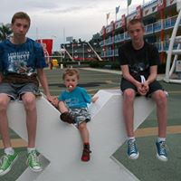 Julie Ashmore Photo 12