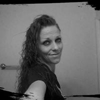 Miranda Harris Photo 14