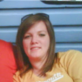 Staci Simmons Photo 5