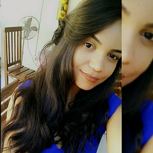 Sarah Cruz Photo 8