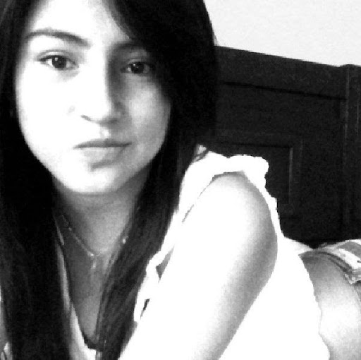 Nicole Paredes Photo 14