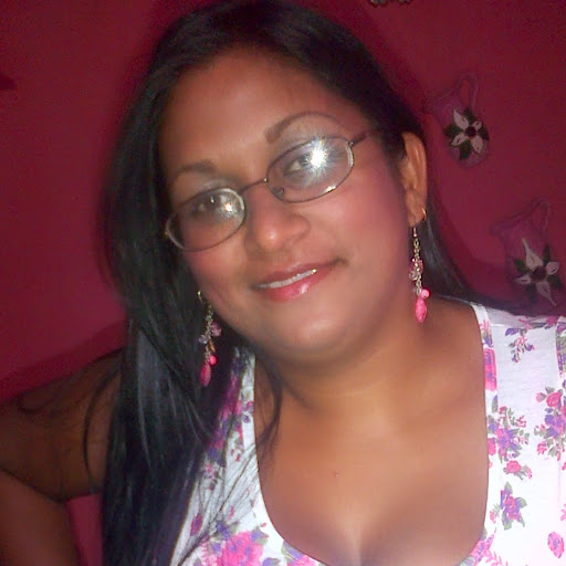 Alicia Singh Photo 14