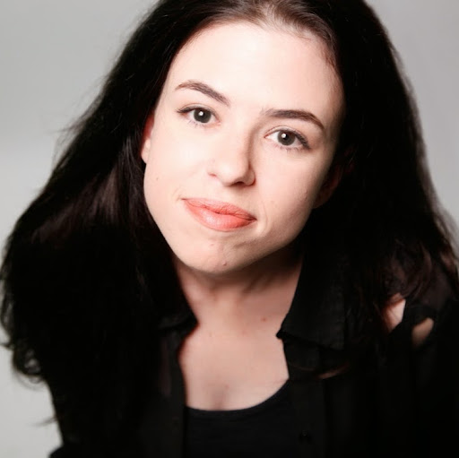 Stephanie Robbins Photo 19