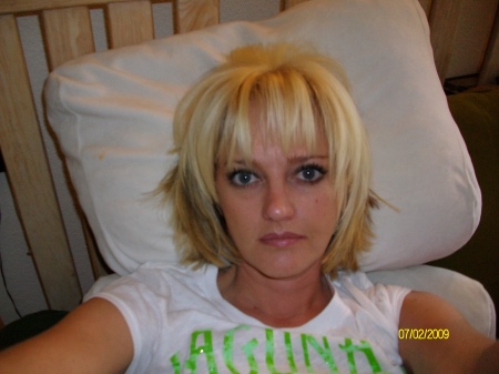 Laura Metzger Photo 38