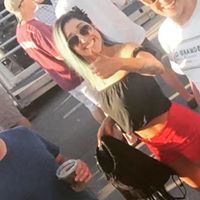 Elizabeth Johns Photo 25