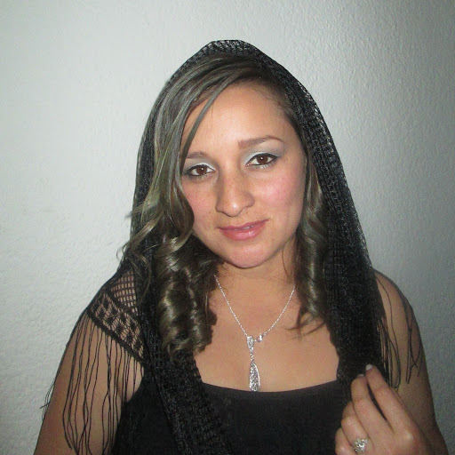 Luz Martin Photo 3