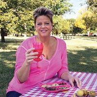 Ruthie Holt Photo 12