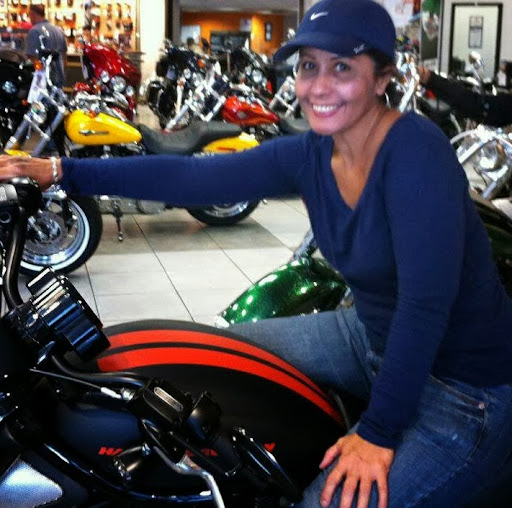 Elizabeth Vazquez Photo 28