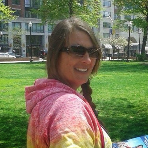Julie Briggs Photo 15
