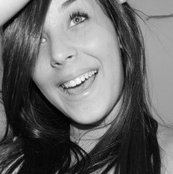 Alice Andrade Photo 26