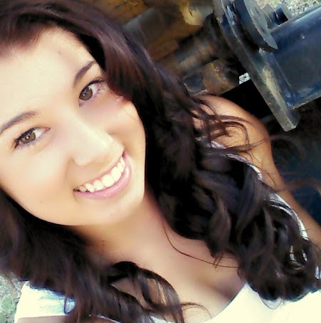 Stephanie Bourgeois Photo 12