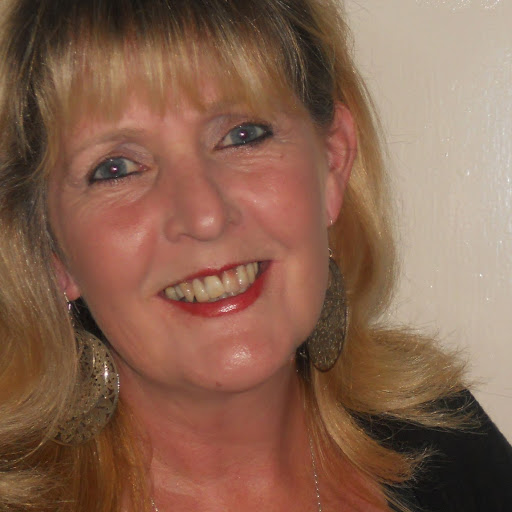 Ruth Phillips Photo 22