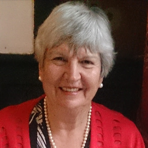 Julie May Photo 26