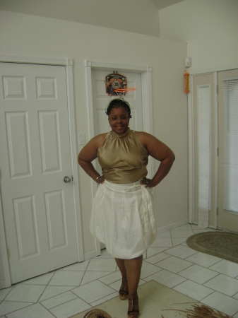 Natasha Thompson Photo 15