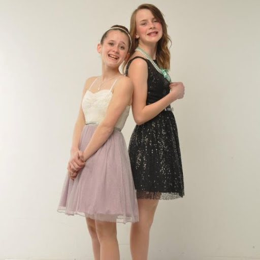 Ally Mills Photo 5