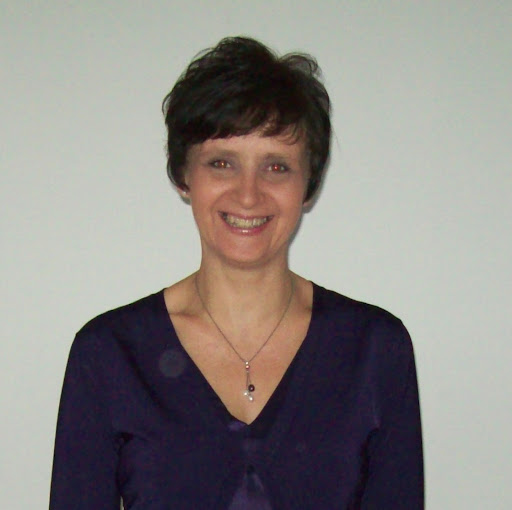 Julie Lawrence Photo 9