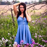 Hannah Richards Photo 14