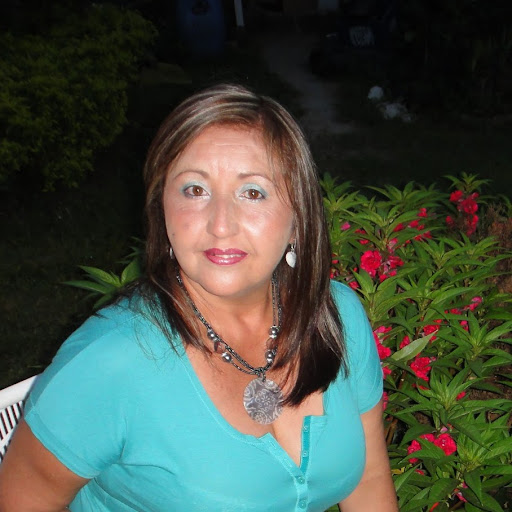 Luisa Davila Photo 31