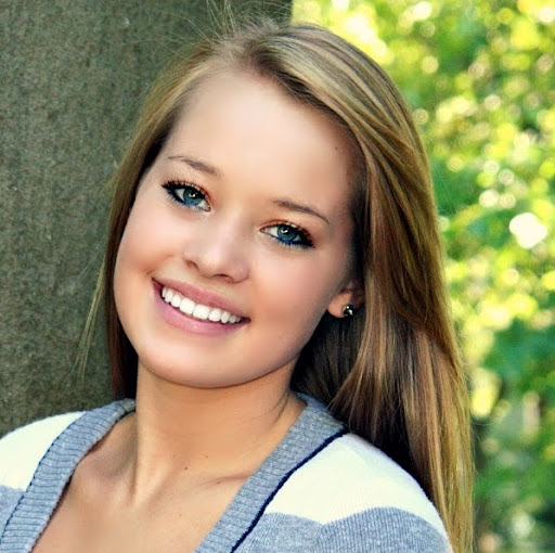 Nicole Lambert Photo 26
