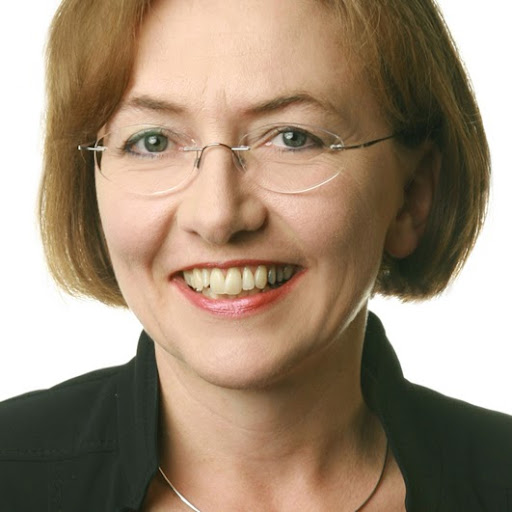 Elisabeth Blake Photo 13
