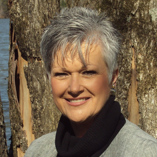 Regina Abbott Photo 8