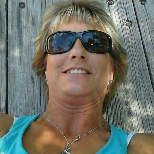Nicole Reid Photo 10