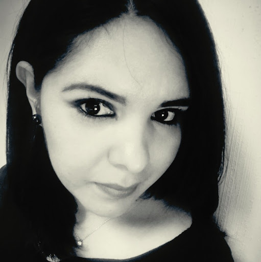Abril Rodriguez Photo 6