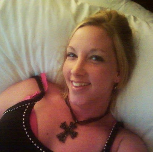 April Steele Photo 14