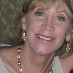 Joan Harris Photo 24