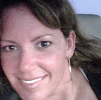 Kelly Reynolds Photo 17