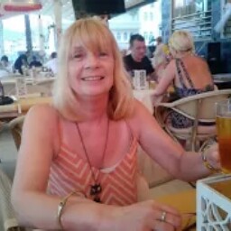 Pauline Robinson Photo 19