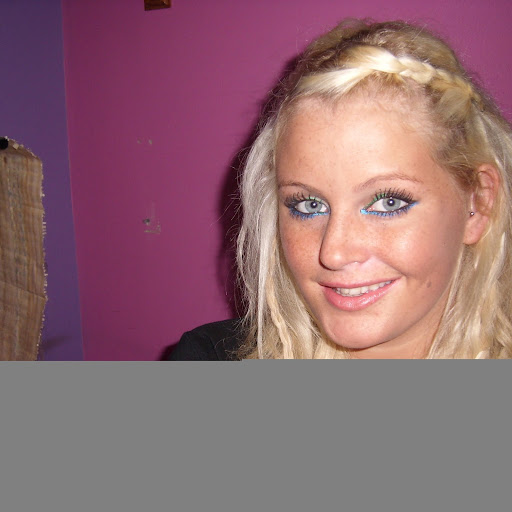 Jennifer Lyons Photo 32