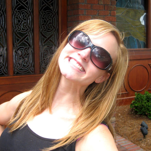 Emily Salisbury Photo 26