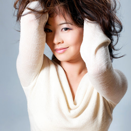 Julia Ling Photo 6