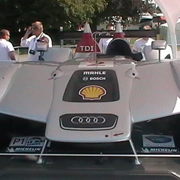Julian Gray Photo 11