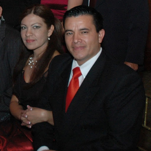 Leo Valencia Photo 3