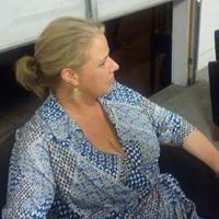 Angela Riddle Photo 40