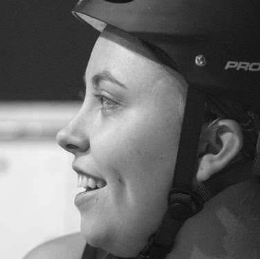 Amanda Miller Photo 25