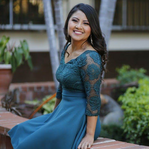 Elizabeth Orozco Photo 36