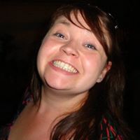 Laura Scholes Photo 15