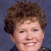 Elizabeth Larson Photo 19